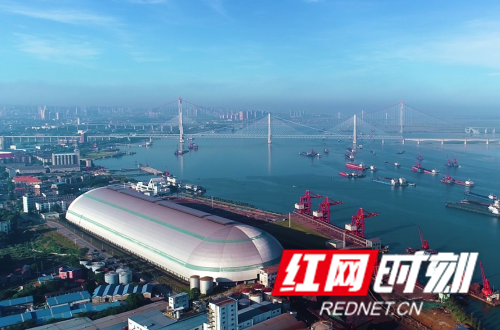 湘水集团旗下港务集团投资建设的城陵矶老港体制改造项目.png
