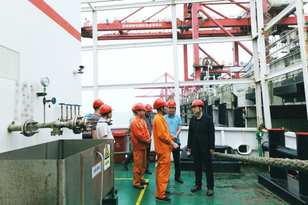 杨海军深入湘水运27轮开展安全生产检查_原图(1)(1).jpg